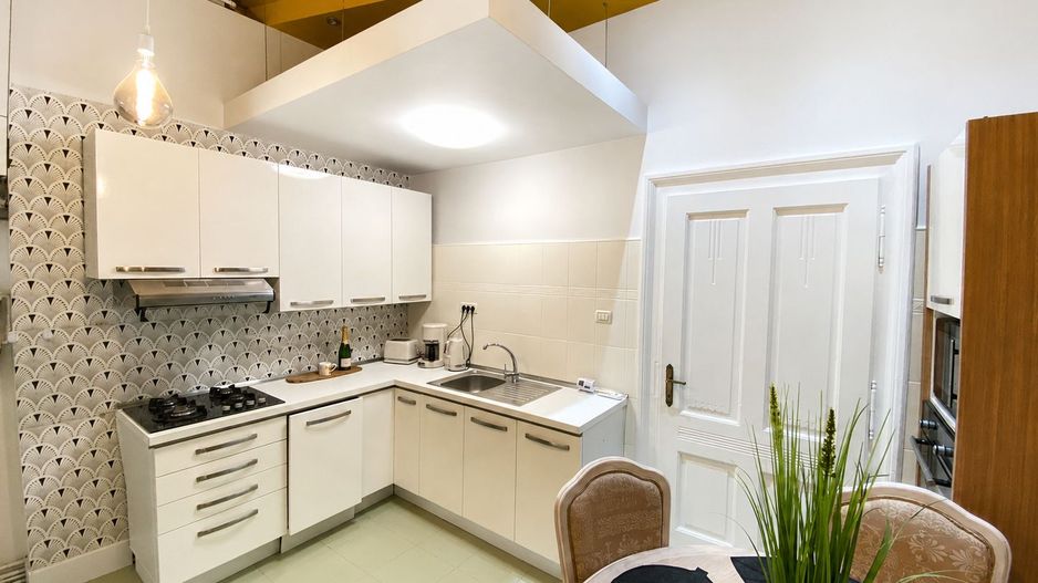 Comision 0%, Apartament 4 camere, Cladire Istorica, 134mp, Zona Sinaia - Poză 8