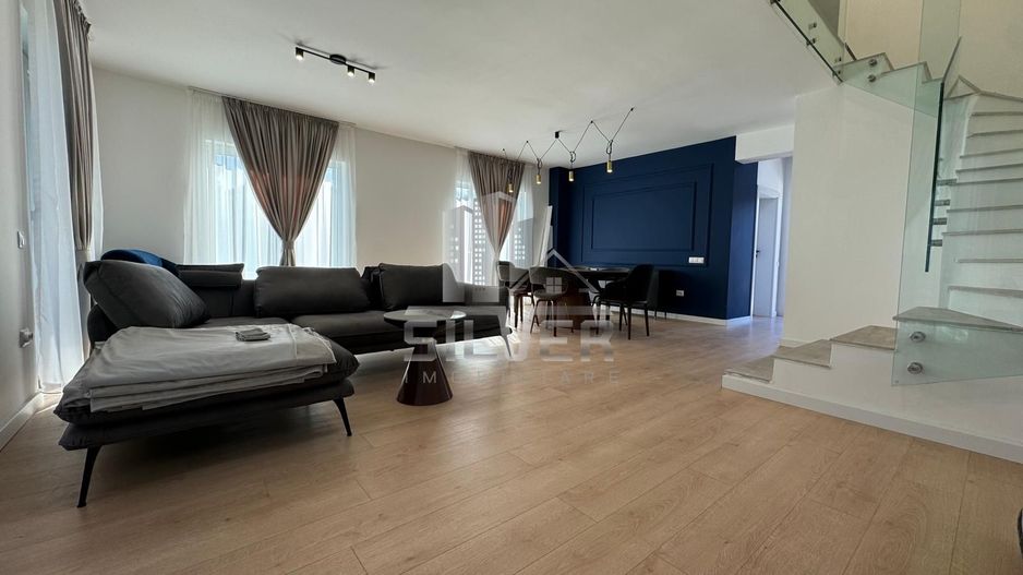 Casa tip duplex  la cheie. - Poză 1