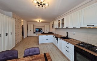 Lux la 5 minute de Iulius Town - Poză 11