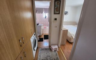 De vanzare apartament 3 camere, etaj intermediar, Cetate - Poză 11