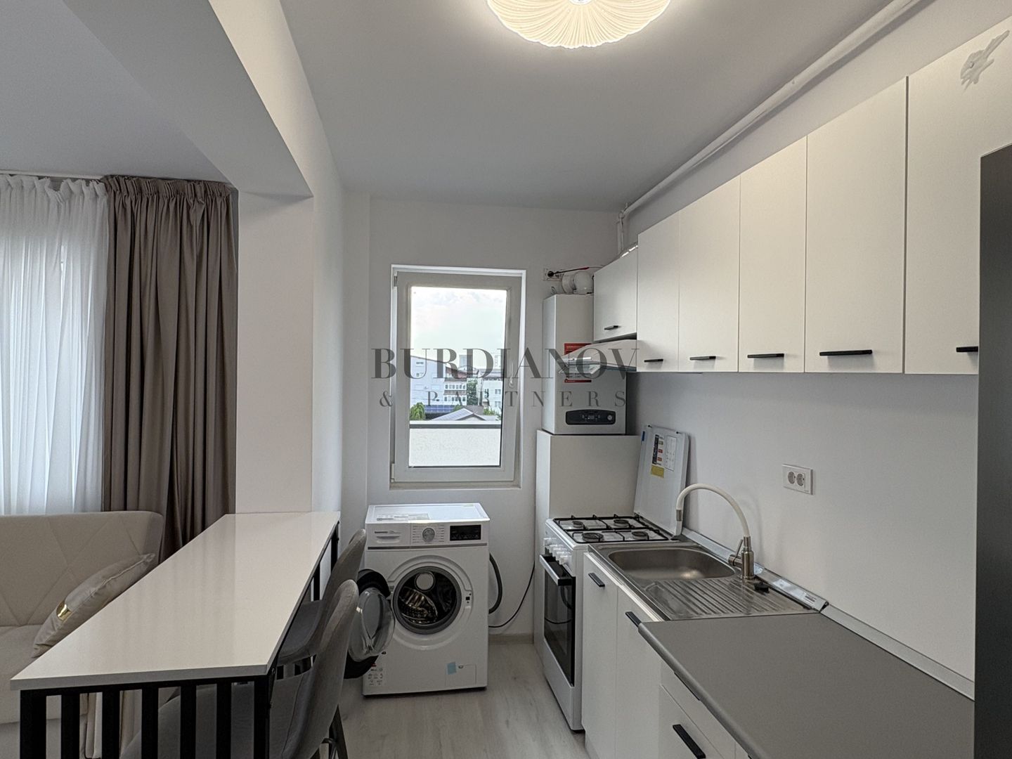 Apartament cu 2 camere + Terasă și loc de parcare - Metrou 1 Decembrie - Poză 3