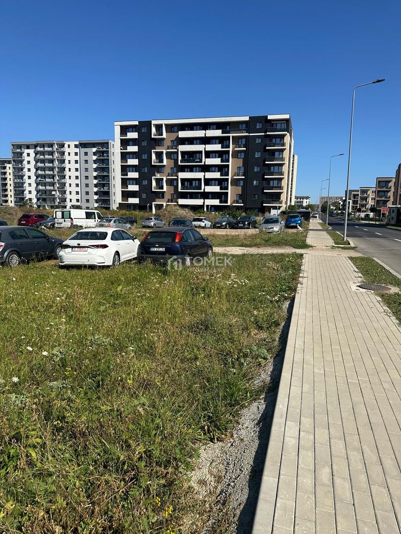 Teren str.Nicolae Labis Tractorul - Poză 1