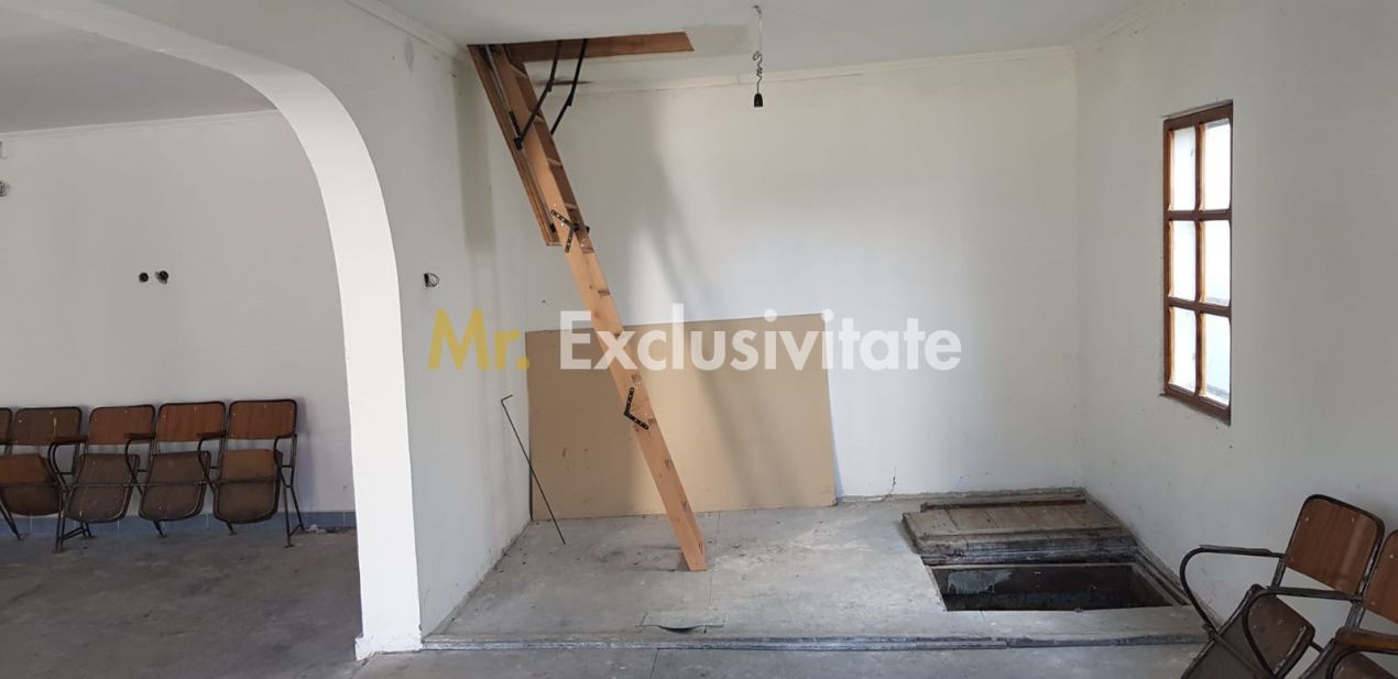 Casă versatilă de vânzare în Comuna Corbi, Argeș – ideală pentru afacere - Poză 4