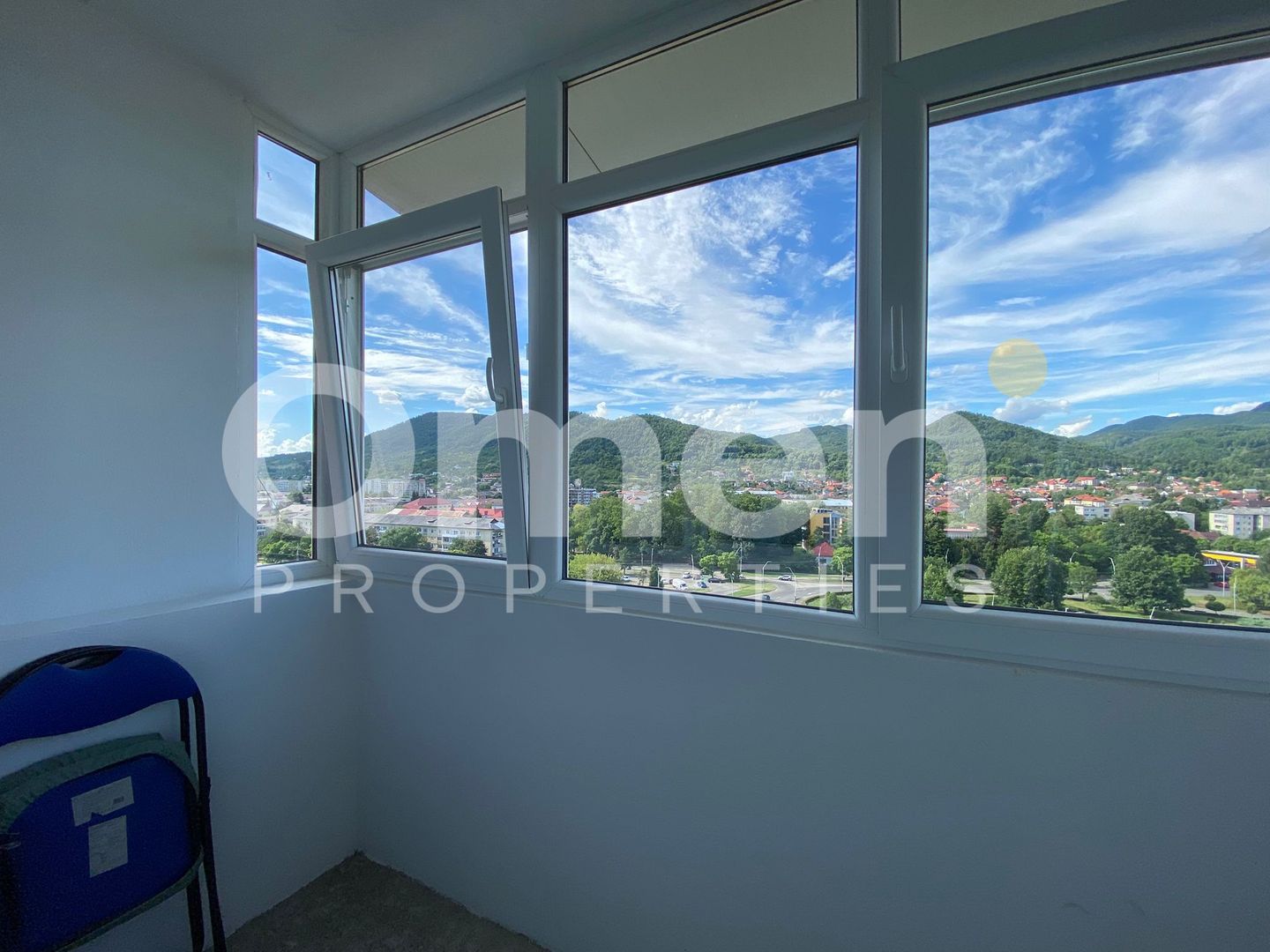Apartament cu 2 camere, cu view superb, situat central - Poză 10