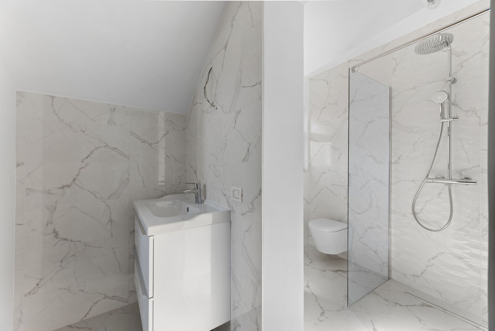 Eleganta, Confortul, Calitatea, liniste Vila P+M Garaj Pecica Arad - Poză 15