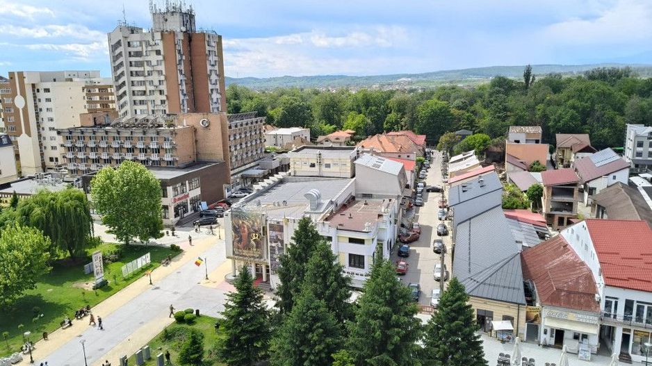 Apartament 3 camere situat în centrul orașului Târgu Jiu, pe pietonală - Poză 11