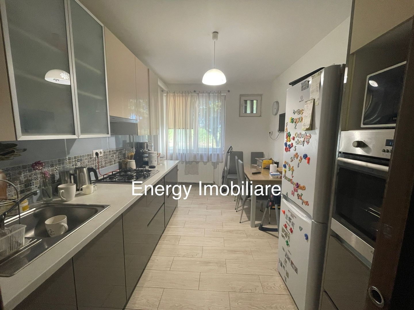 Apartament cu 3 camere, zona Aleea Carpați - Poză 1