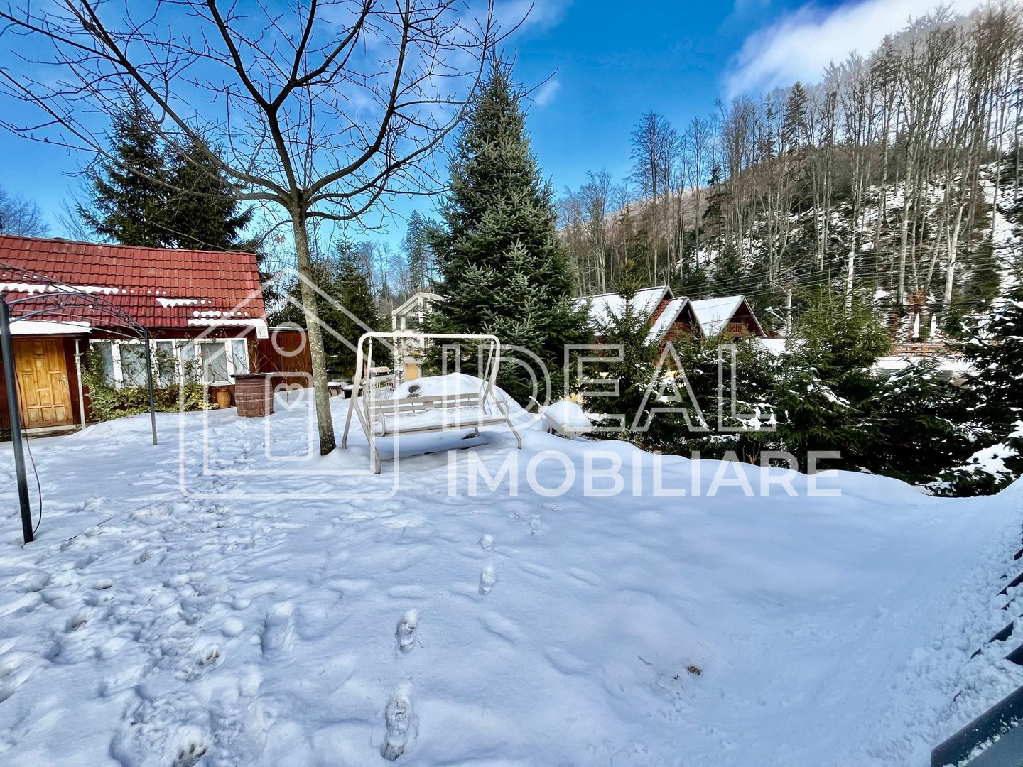 Pensiune de vânzare în Cârțișoara – investiție turistică la poalele munților - Poză 3