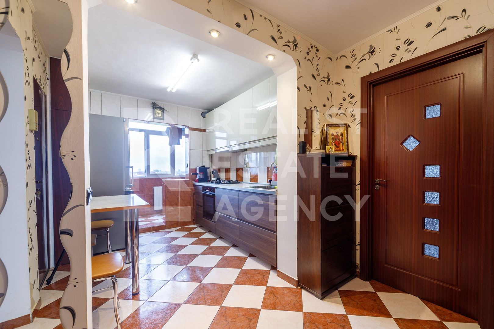 Vânzare, apartament, 3 camere, zona Uverturii - Poză 3