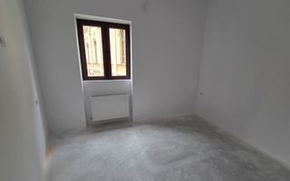 Garsonieră renovata 35 mp etaj 1 dispune de  pivnita in zona Centrala - Poză 2