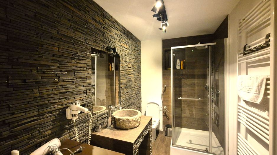 Apartament la cheie, cu grădină proprie, pretabil locuit sau închiriere - Poză 10