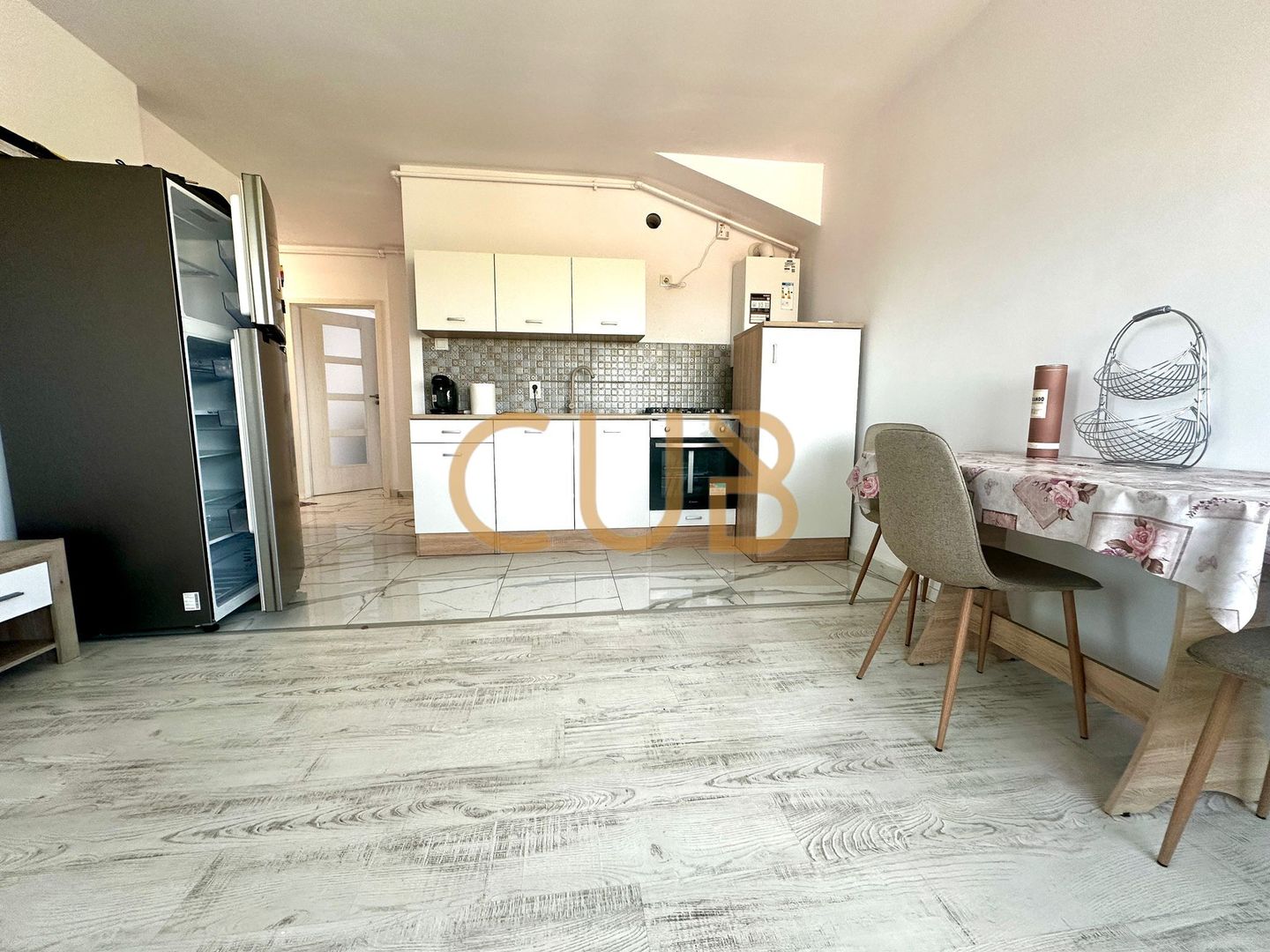 3cam | 2dormitoare,2balcoane,centrala,parcare | Hotel IQ - Giroc - Poză 1