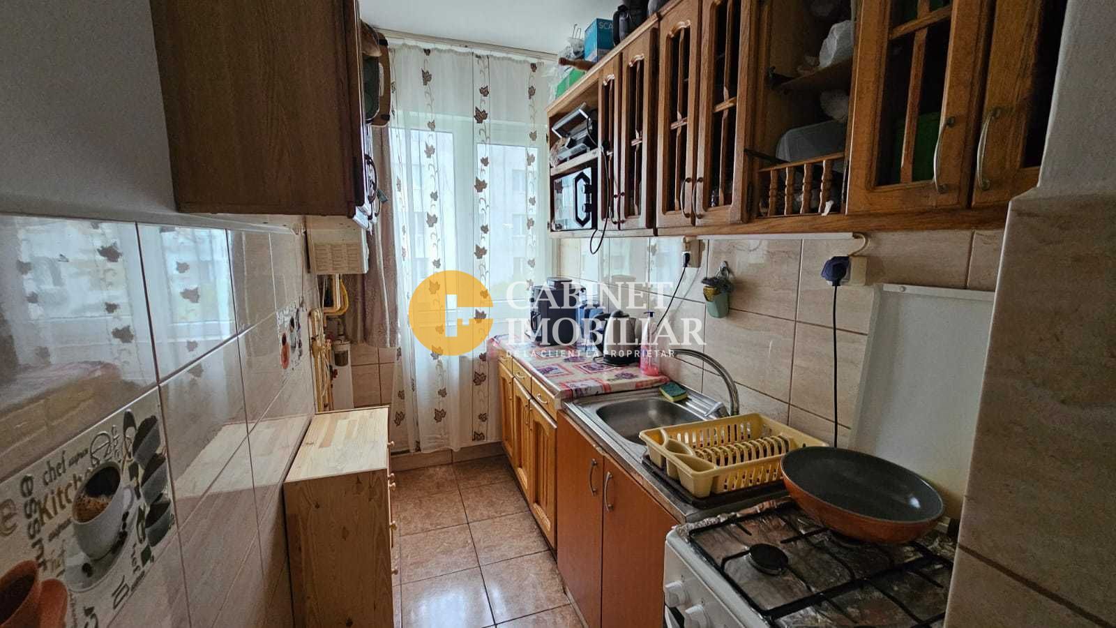 3 Camere semidecomandat, etaj intermediar-Zona Alexandru cel Bun - Poză 6