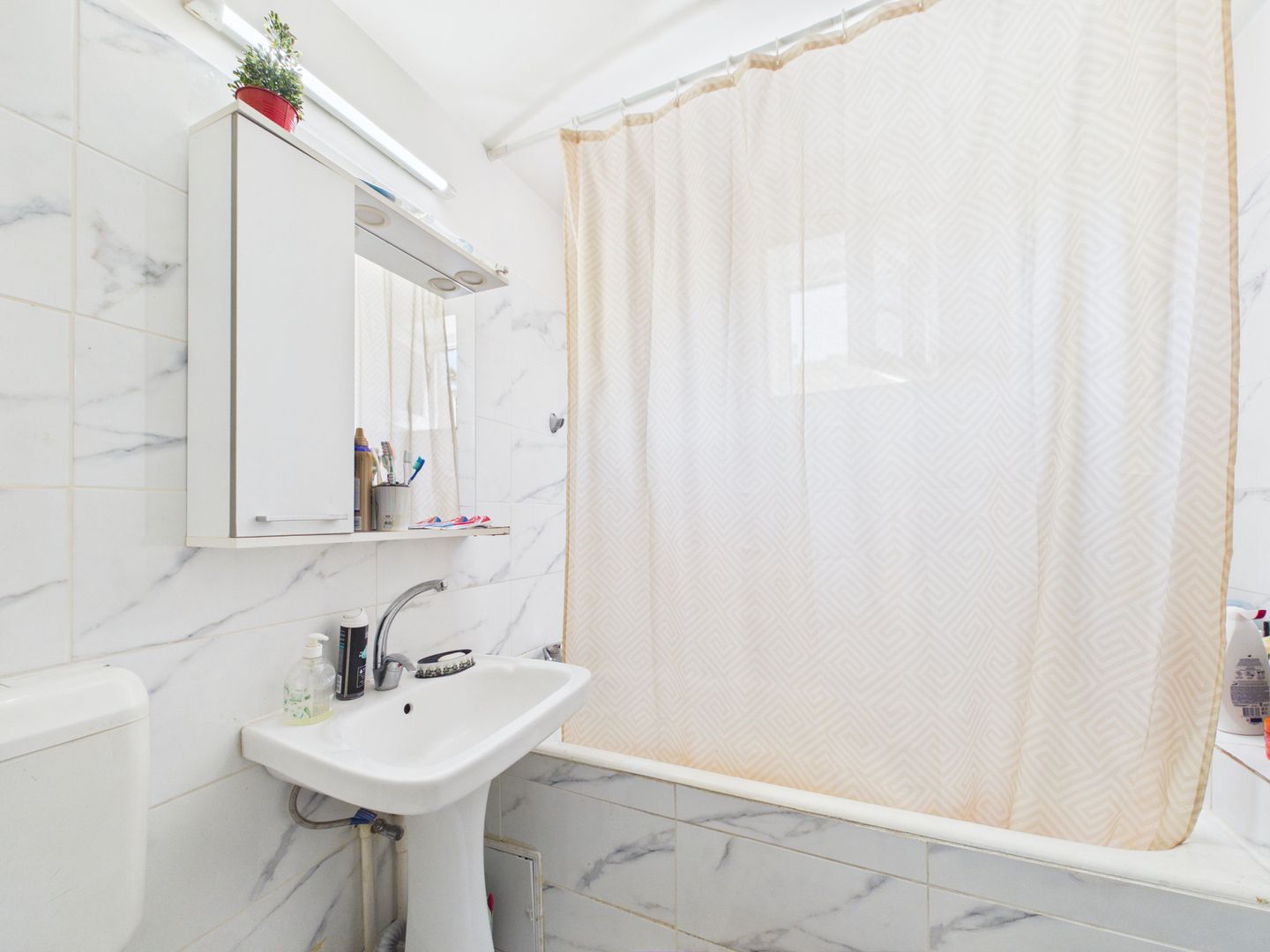 Apartament 4 camere decomandat | Parter | Metrou la 7 minute | - Poză 21
