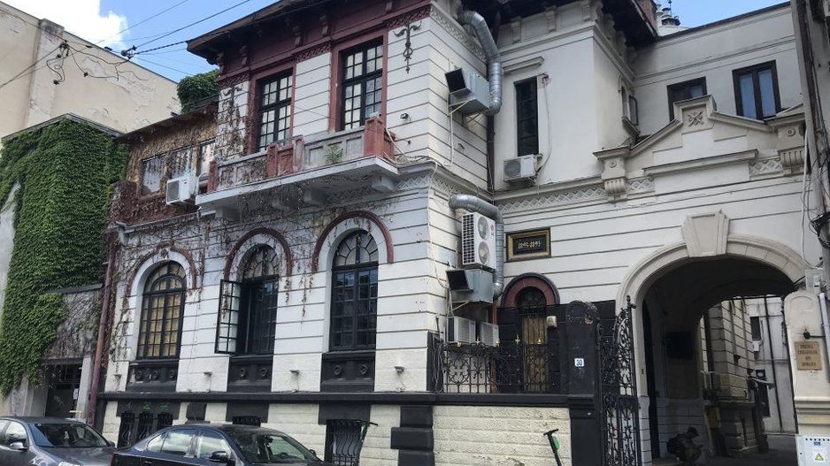 Ag BRASADAS vinde villa cu 20 camere Pta ROMANA. - Poză 1