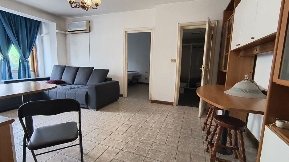 Piata Romana- Magheru- Ideal investitie! - Poză 1