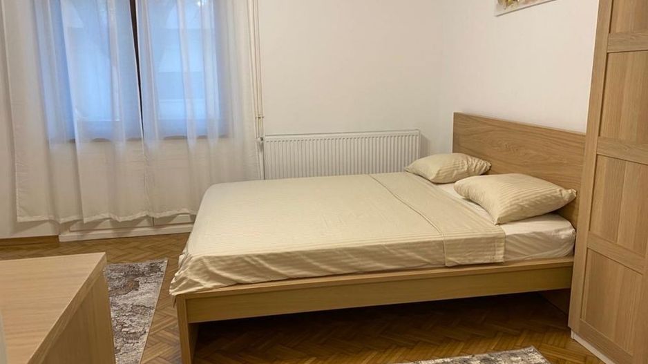 Apartament 3 cam EORII REVOLUTIEI - Poză 2