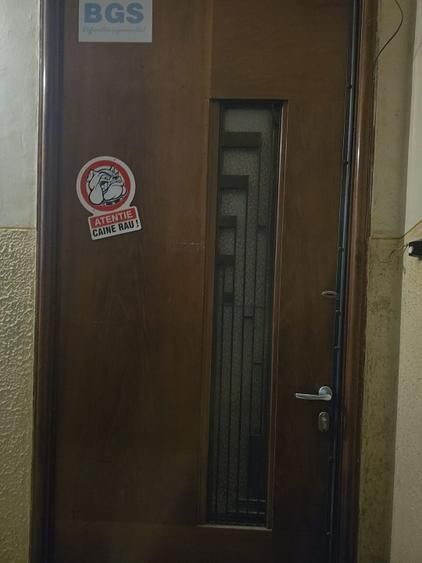 Apartament 5 camere, garaj, 2 boxe subsol, 4/6, bloc interbelic . - Poză 4