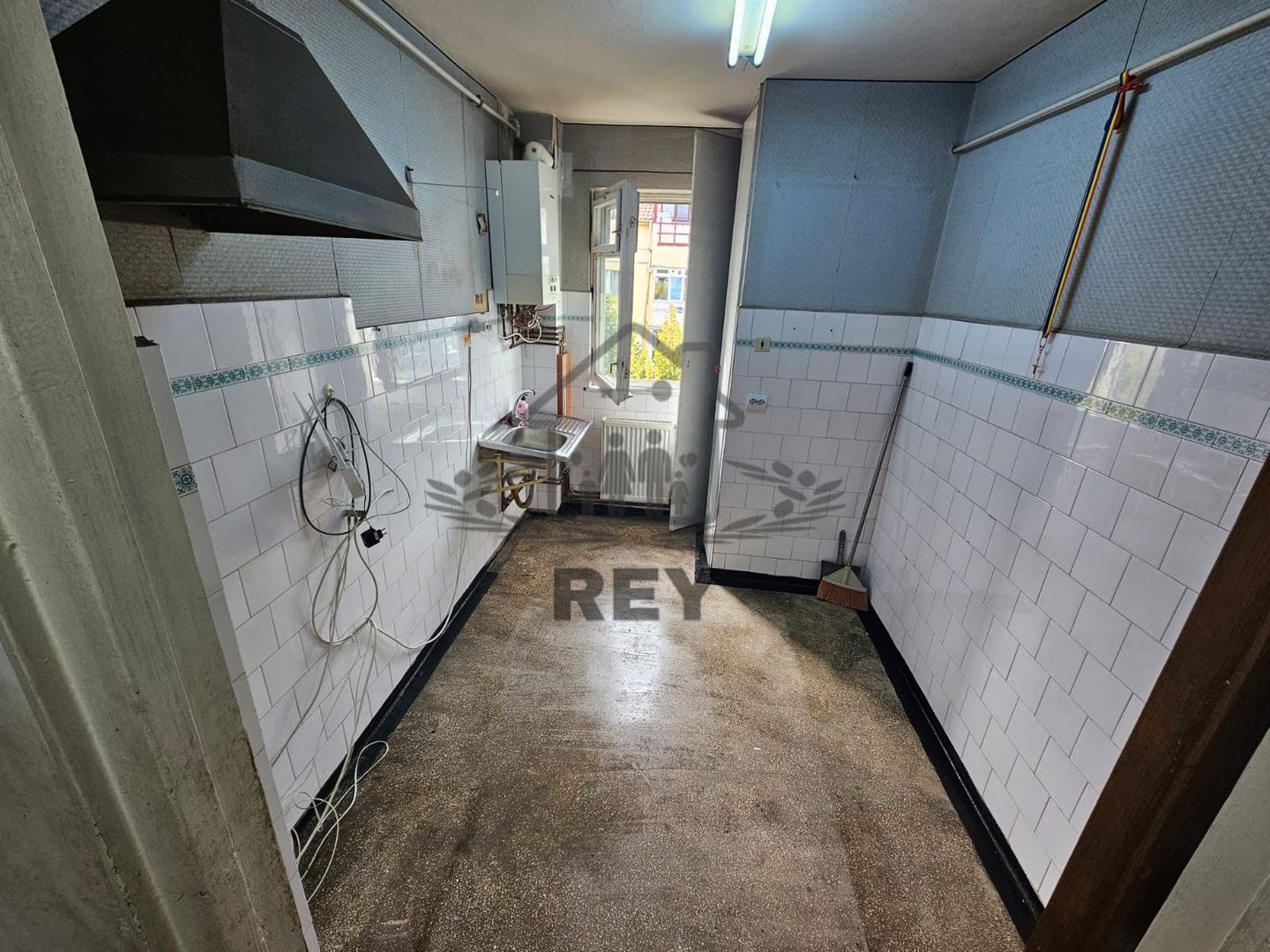 Ap 2 camere semidecomandat zona Bd. Mihai Viteazu/DE RENOVAT - Poză 7