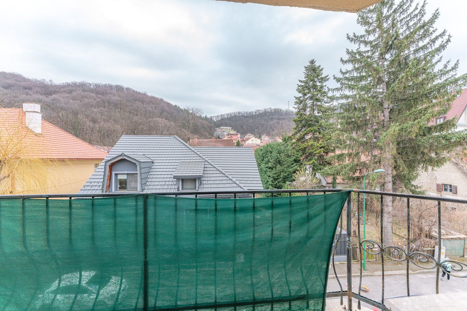 Casă individuală cu 7 camere lângă AFI Mall, ideală pentru birouri sau locuință - Poză 17