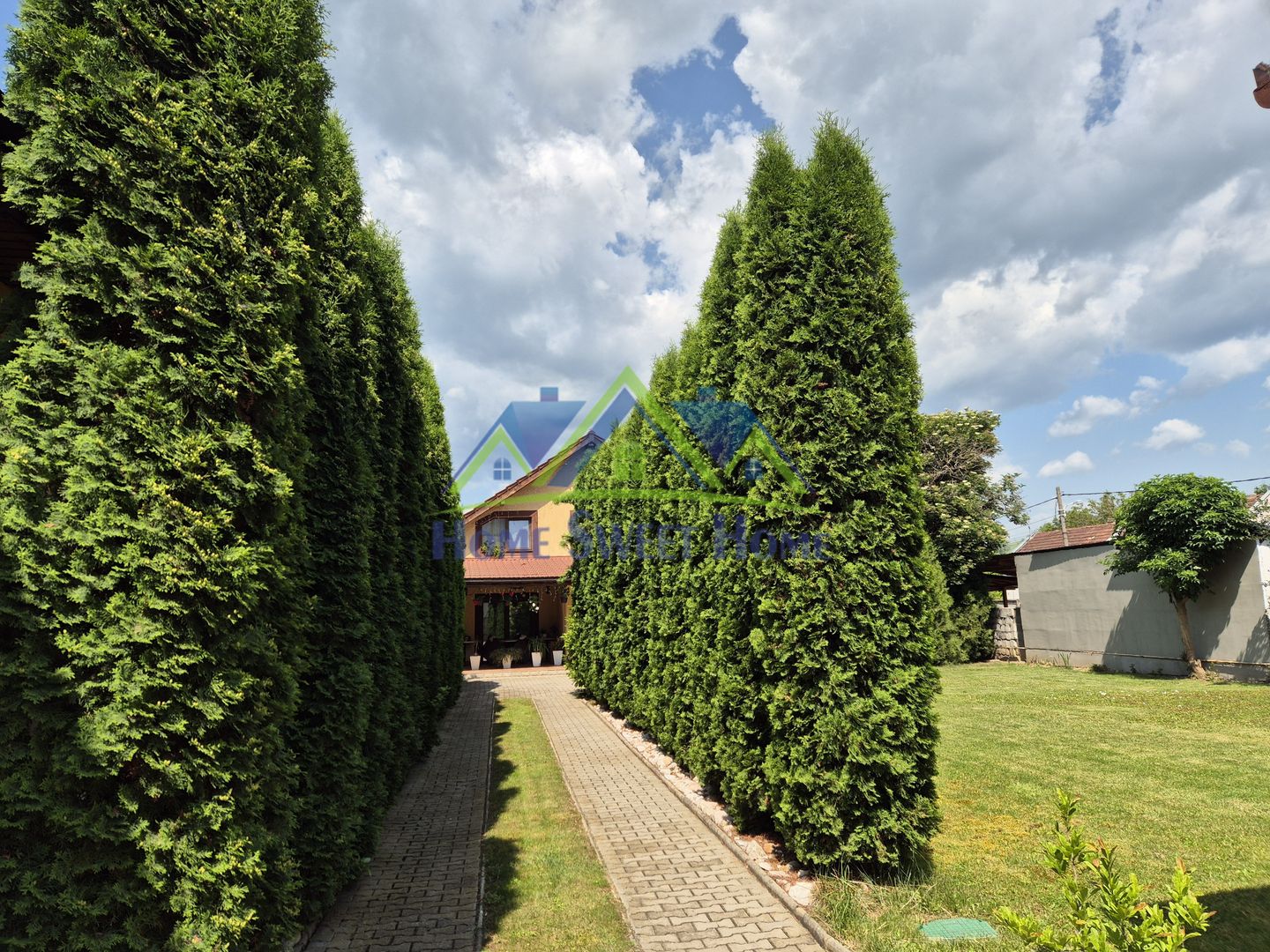 Vand Casa 2 corpuri, P+E, Romanilor, 4 cam, curte, zona de gratar, etc - Poză 2