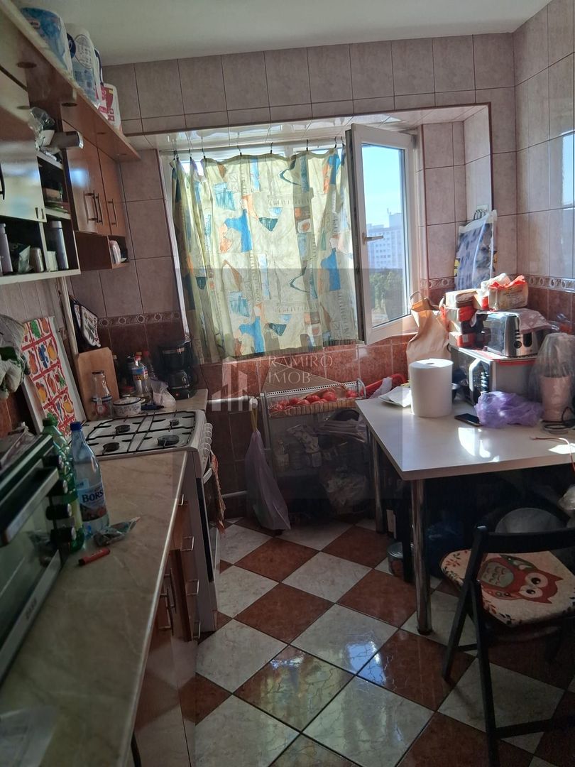 OCAZIE 3 CAMERE METROU GORJULUI - Poză 20