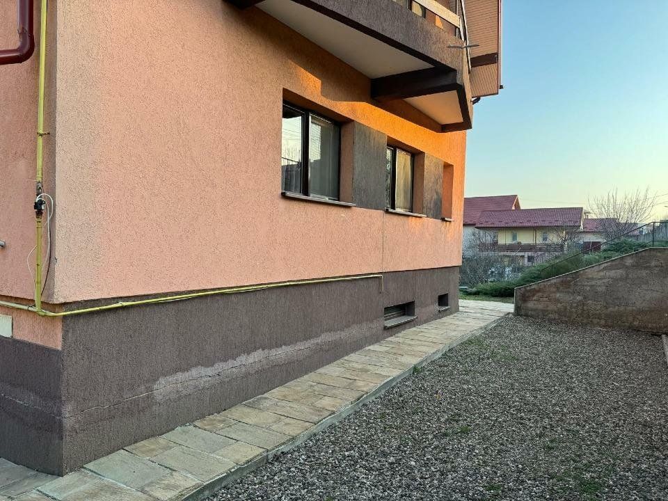 Hlincea, str.Mănăstirii, CIUREA, Iaşi + 1.700 mp teren şi Vilă (D+P+M) - Poză 6
