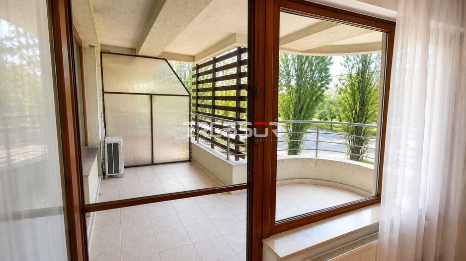 Apartament 2 camere ultracentral în Mamaia, zona Rex, parcare privată - Poză 4