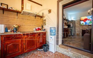 Casa De Vanzare in Palazu Mare - Teren de 455 mp cu Piscina si Garaj - Poză 10
