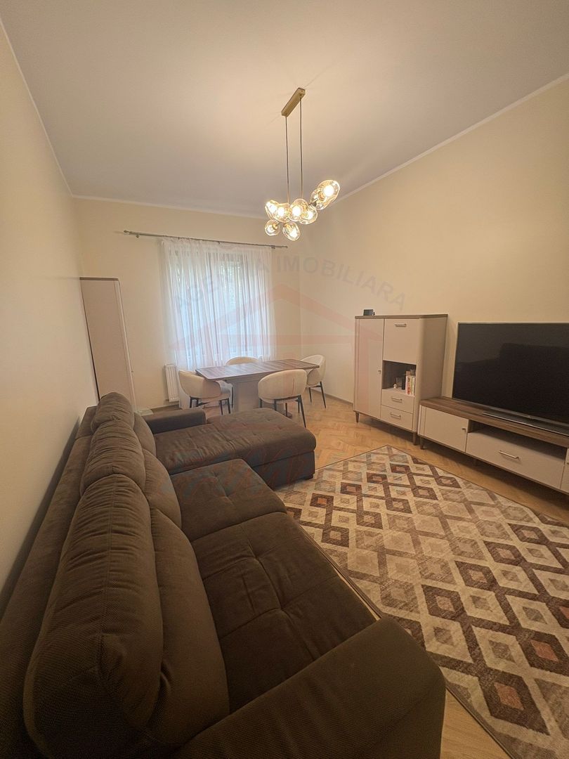 🏢De închiriat apartament 2 camere, Centru, 550 euro - Poză 3