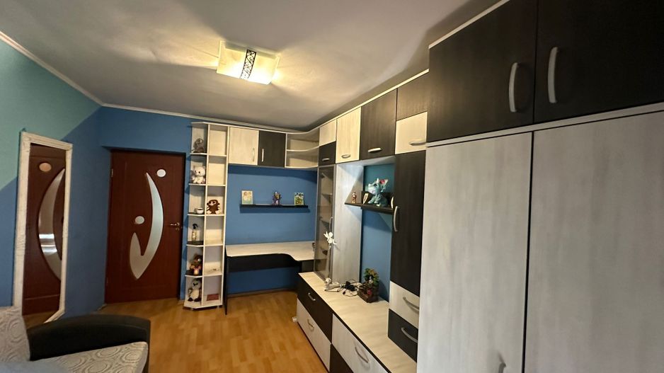 ageuropa.ro vinde ap cam 48mp etaj în Micro 14. - Poză 4