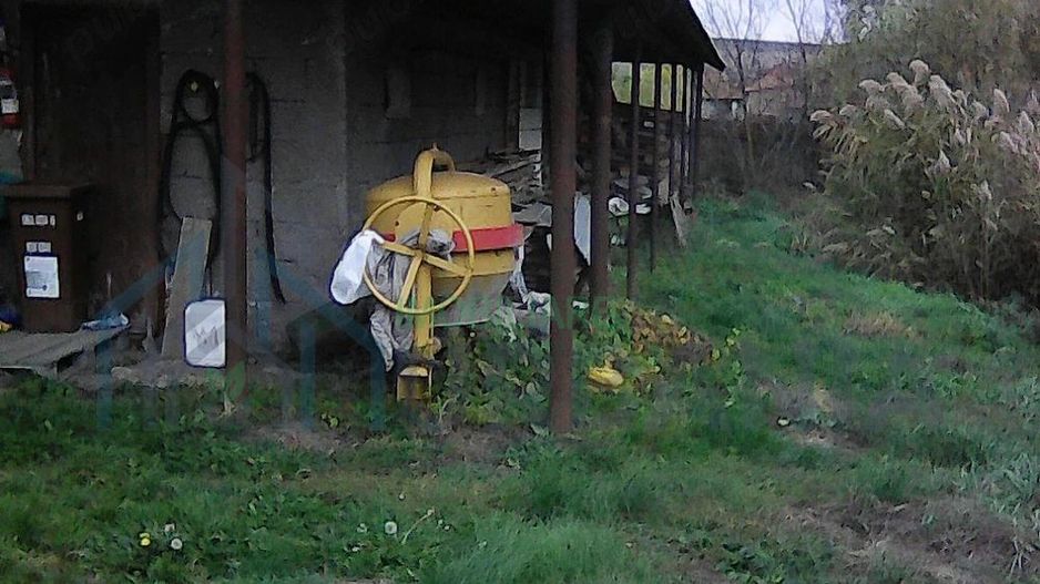 Proprietăți în satul Radeni, comuna Roscani, județul Iași – terenuri și construcții - Poză 5