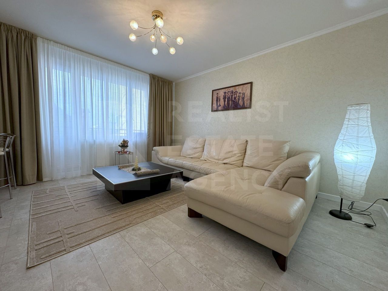Chirie apartament, 3 camere, str. București, Centru - Poză 1