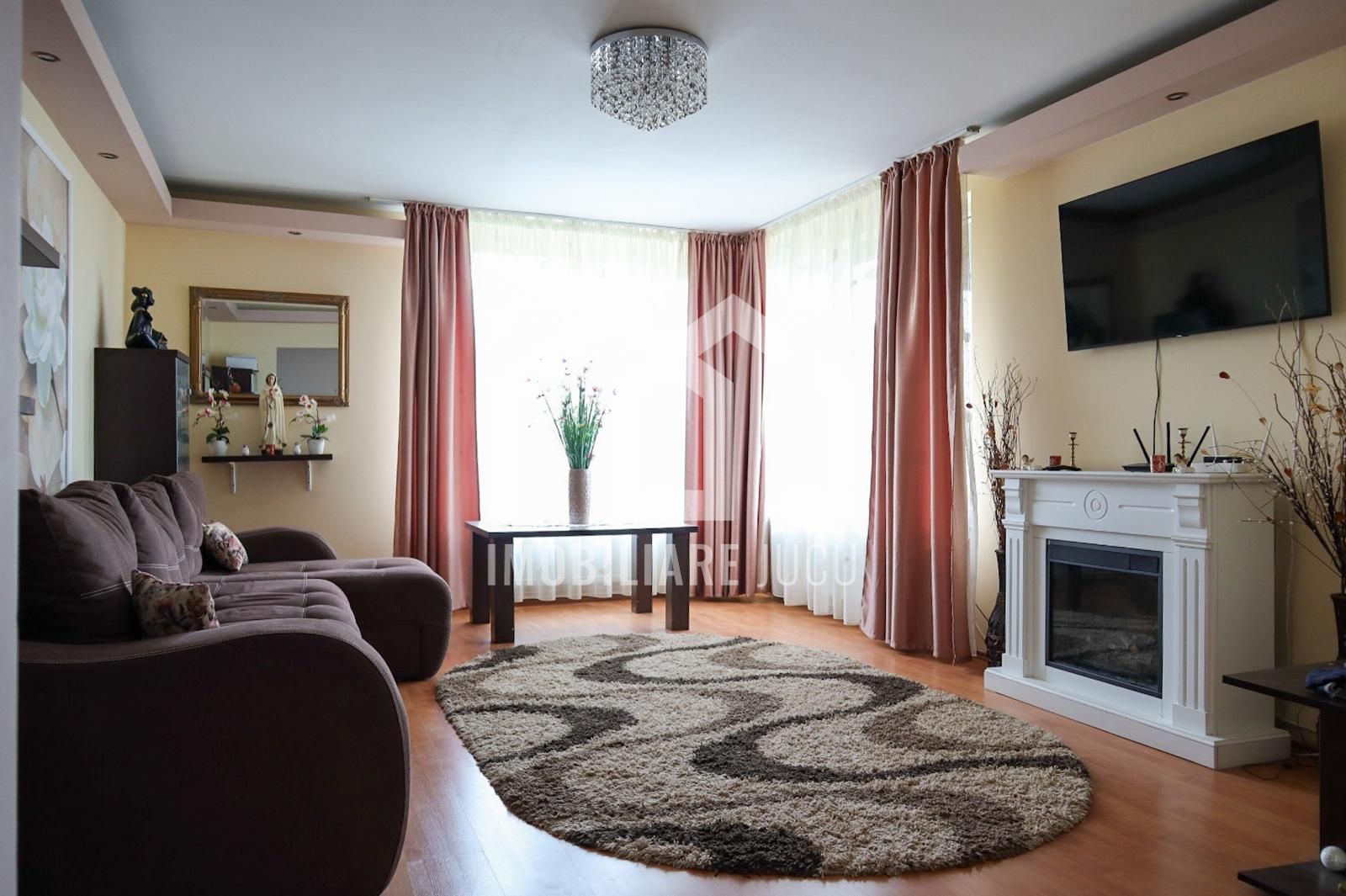 Casa la cheie, 7 camere, 256mp, teren 1700mp+livada 1100mp, Gadalin - Poză 2