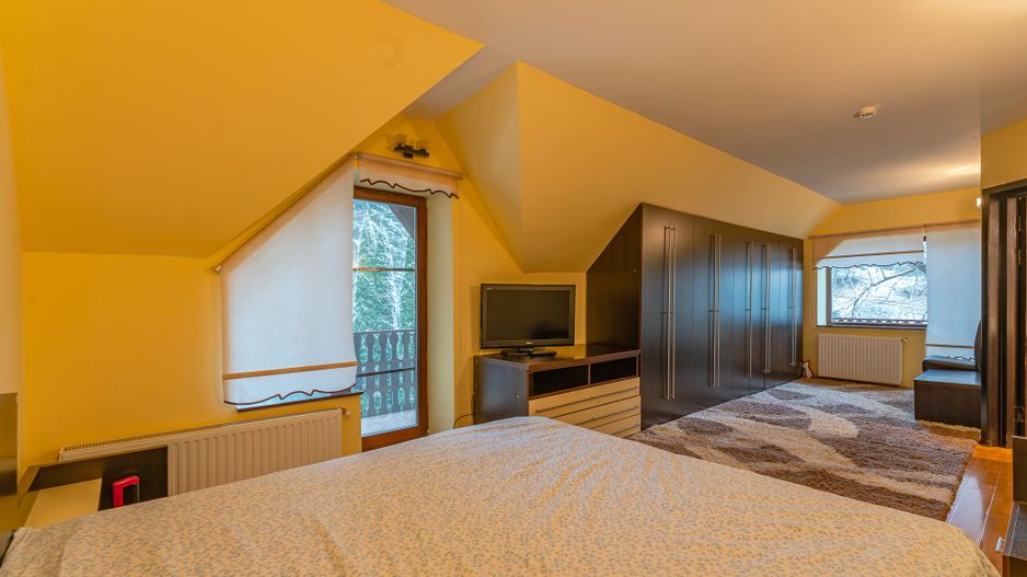 Casa individuala in Dambul Morii cu vedere spre Piatra Mare - Poză 10