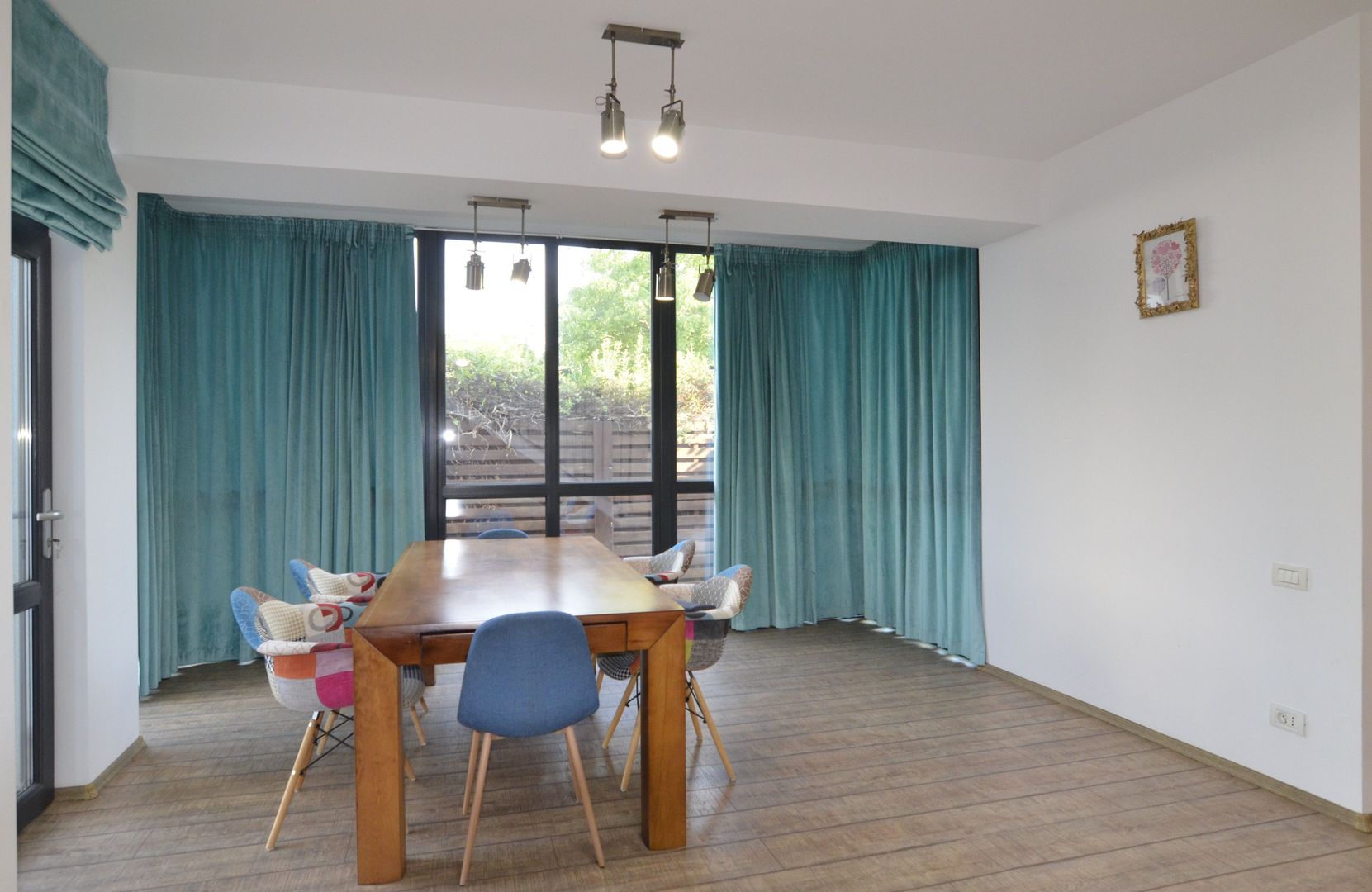 Inchiriem vila spatioasa singur in curte zona Tunari - Poză 9