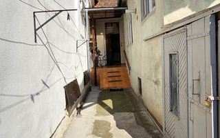 Apartament 2 camere 50 mp utili parter la curte zona Centrul Istoric - Poză 6