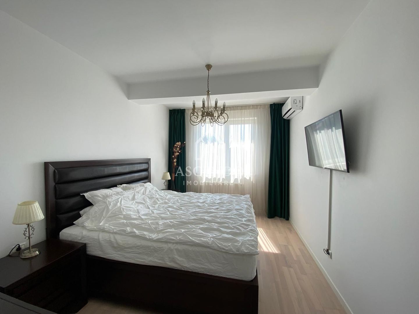 Apartament 3 camere, 2 bai premium mobilat lux , cu parcare inclusă - Poză 19