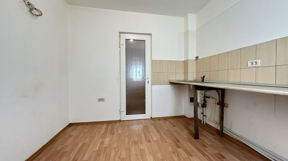 Apartament cu 2 camere de vânzare la mansardă în zona Poarta 6 - Poză 3
