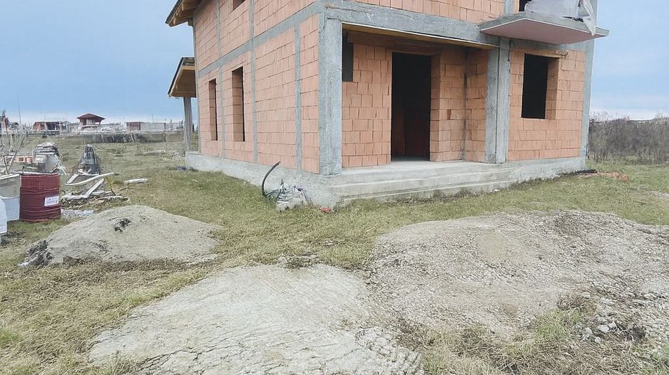 Casă P+M la roșu de vânzare în Cihei – Grigorescu II - Poză 2