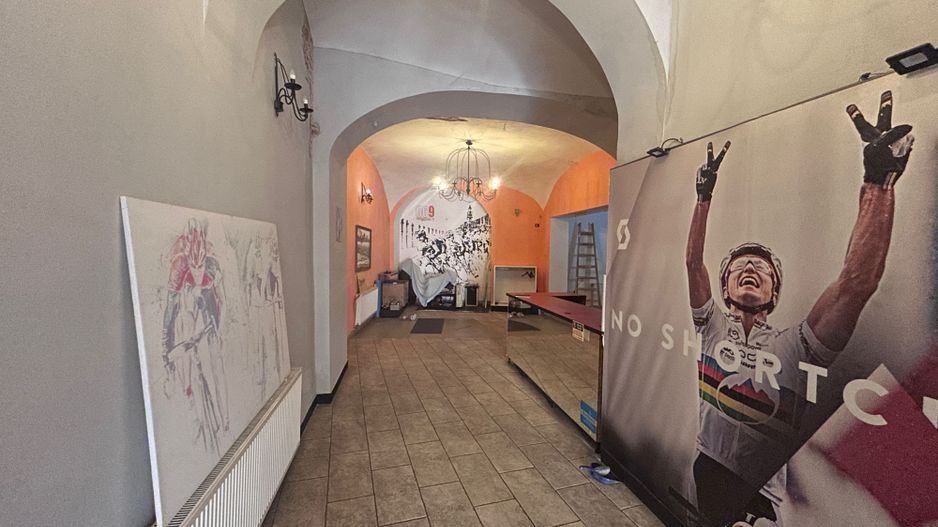 Spatiu comercial de inchiriat zona Bou Rosu - Poză 1