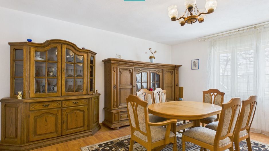 Casă cu etaj Căpâlnaş - Poză 10