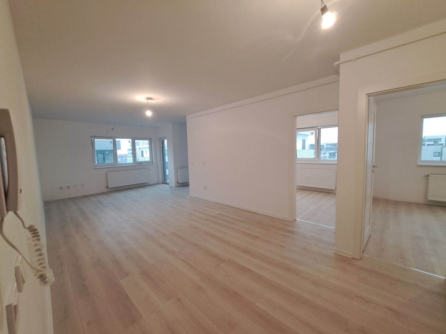 Apartament 3 camere NOU - mutare rapida !!  Energetic A !! - Poză 1
