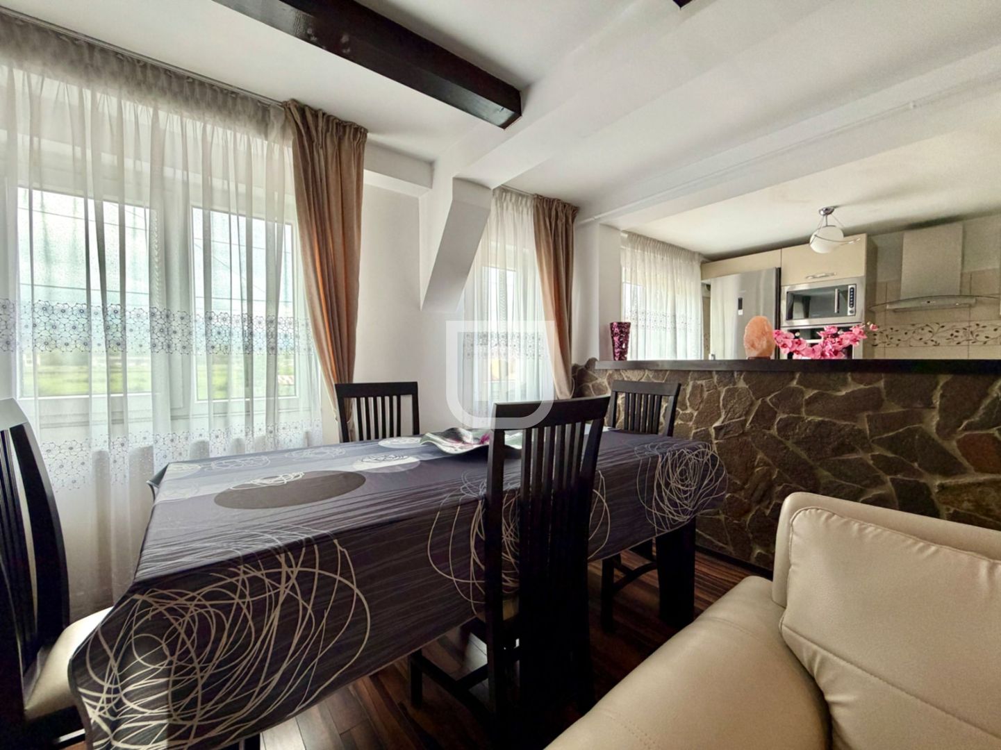 Triplex LUX în centrul Frasin – complet mobilat - Poză 13
