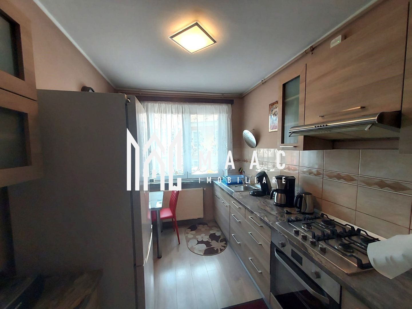 Apartament 3 camere Sibiu decomandat | Central | etaj 1, balcon - Poză 2