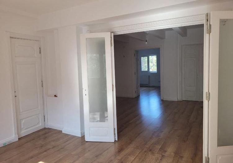 Apartament Parc Cismigiu 3 camere + living 110 mp - Poză 8