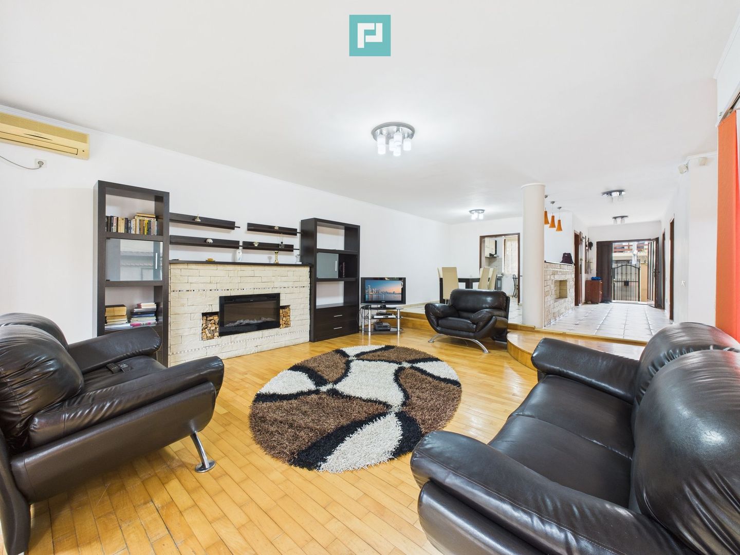 Casă spațioasă în Popești-Leordeni - Poză 1