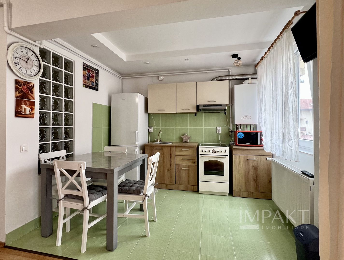 Apartament cu 3 camere semidecomandat in Buna Ziua - Poză 4