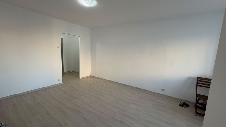 ✨ Vânzare Garsonieră Modernă, Renovată la Cheie – Parcul Titănel - Poză 1