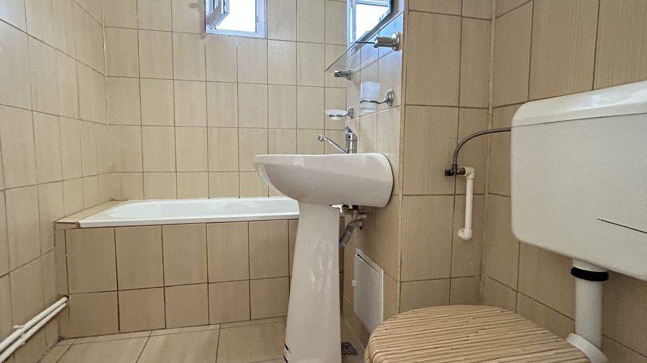 Apartament cu 2 camere de vânzare la mansardă în zona Poarta 6 - Poză 6